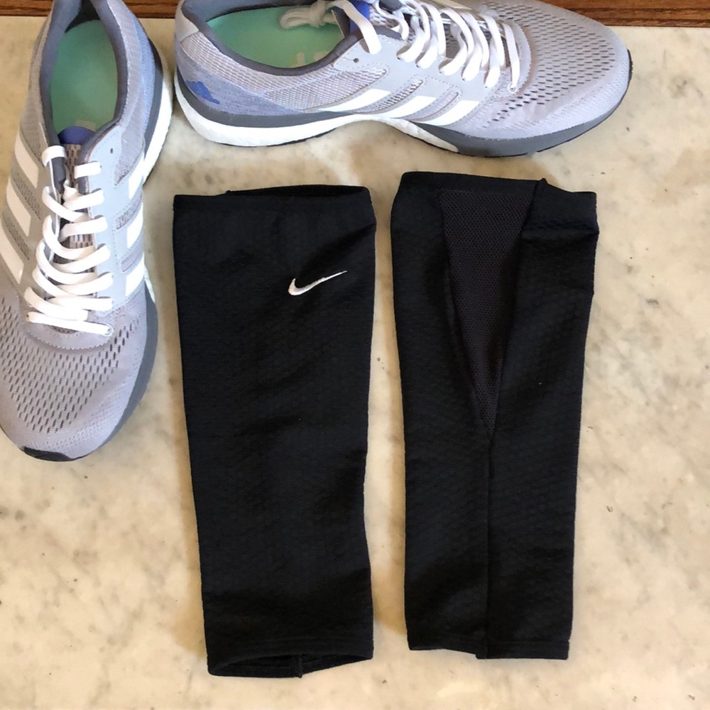 NWOT Nike Running Calf Sleeves, size S